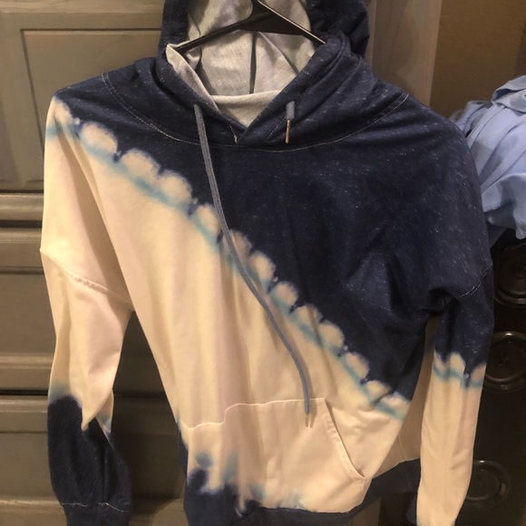 Pullover - Picture 1 of 1